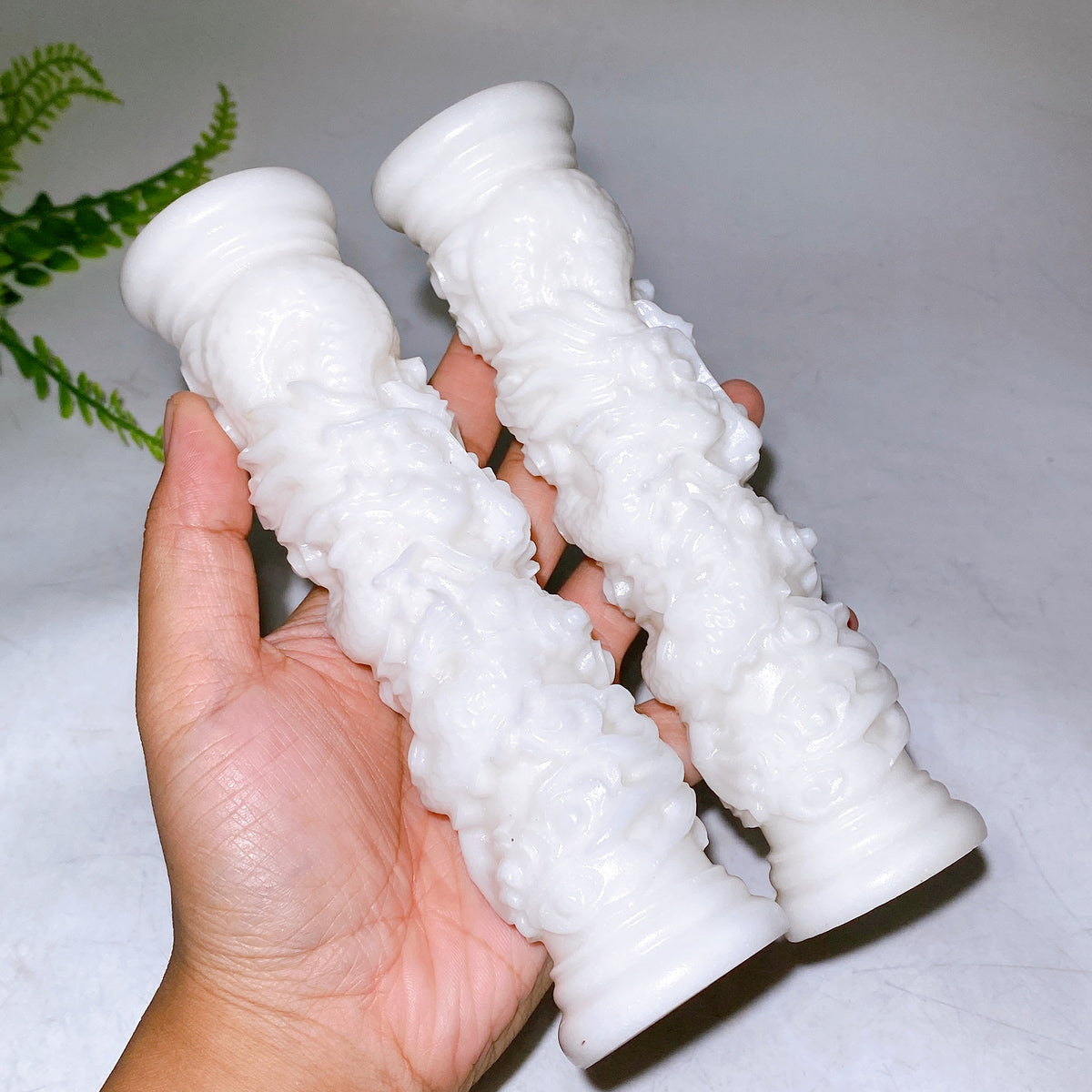 White Jade Pillar with Dragon Relievo Carving Wholesale