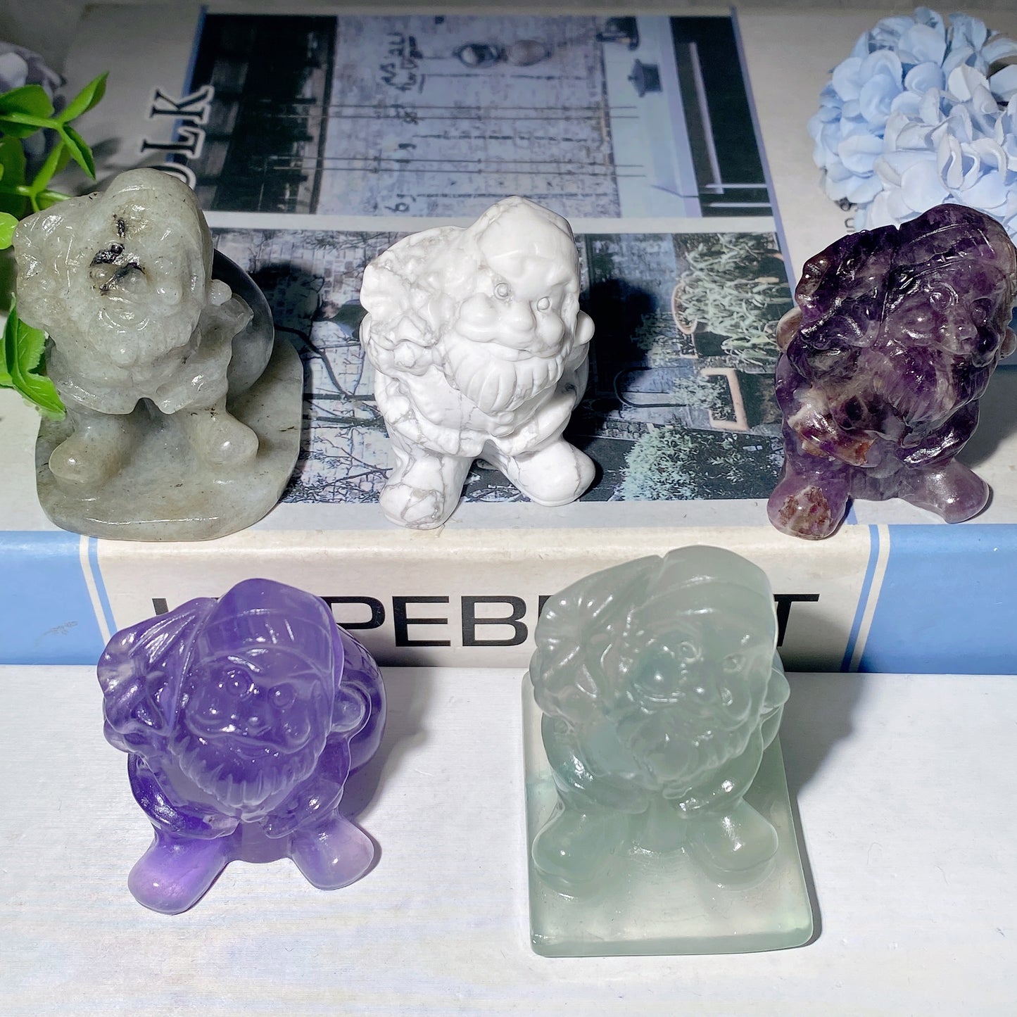 2.0"-2.4" Mixed Crystal Santa Claus Carvings for Christmas Crystal Healing Bulk Wholesale