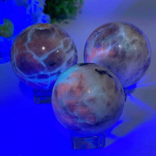 1.8"-3.2" UV Reactive Hackmanite Sphere Crystal Healing Bulk Wholesale
