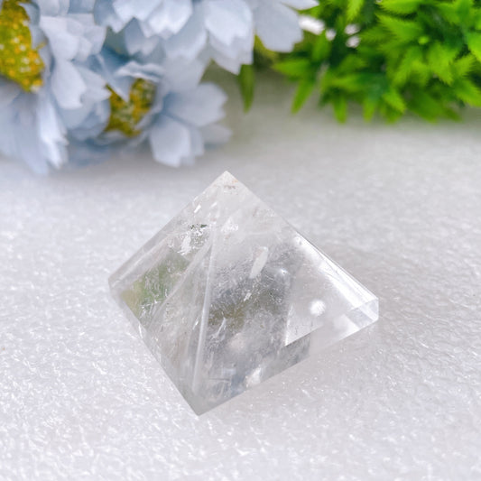 1.3"-1.8" Pyramid Crystal Carvings