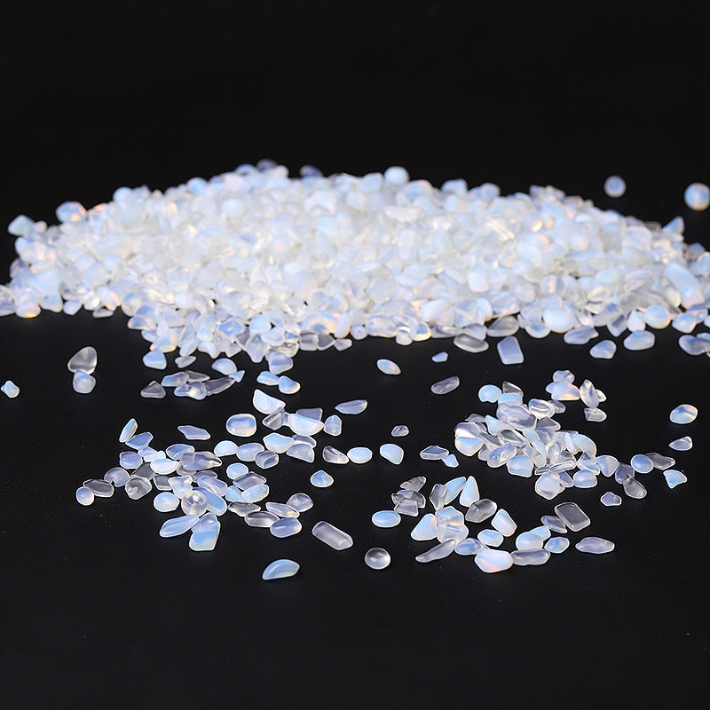 Different Size Opalite Chips Crystal Chips for Decoration