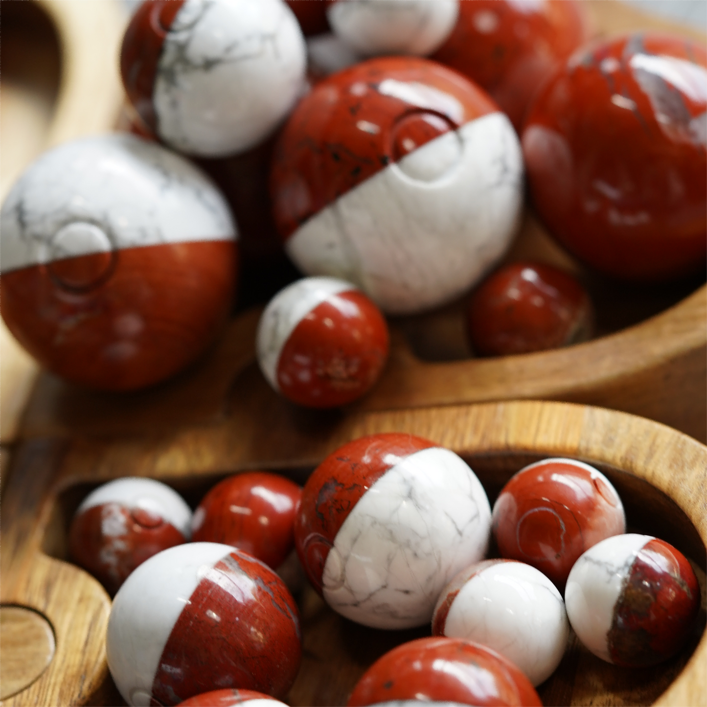 20-40mm Red Jasper Howlite Poke Ball Crystal Sphere Bulk Wholeslae