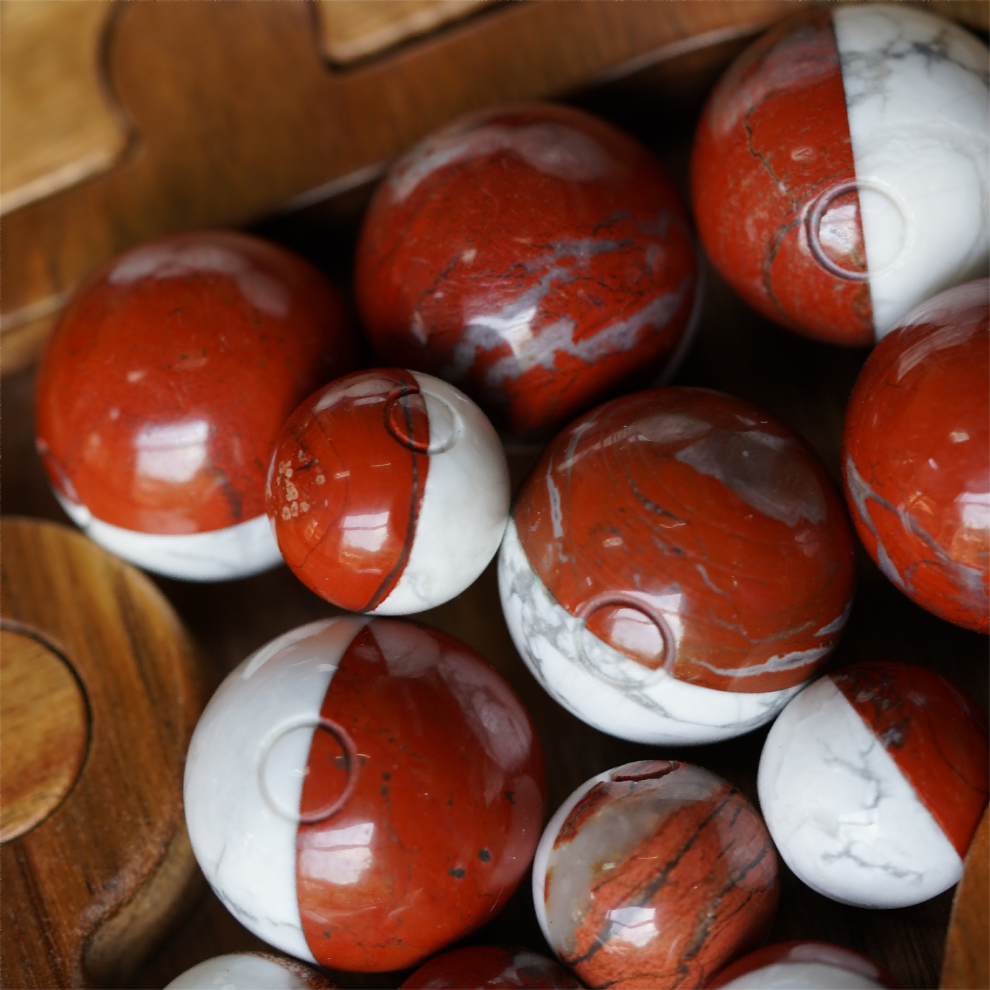 20-40mm Red Jasper Howlite Poke Ball Crystal Sphere Bulk Wholeslae