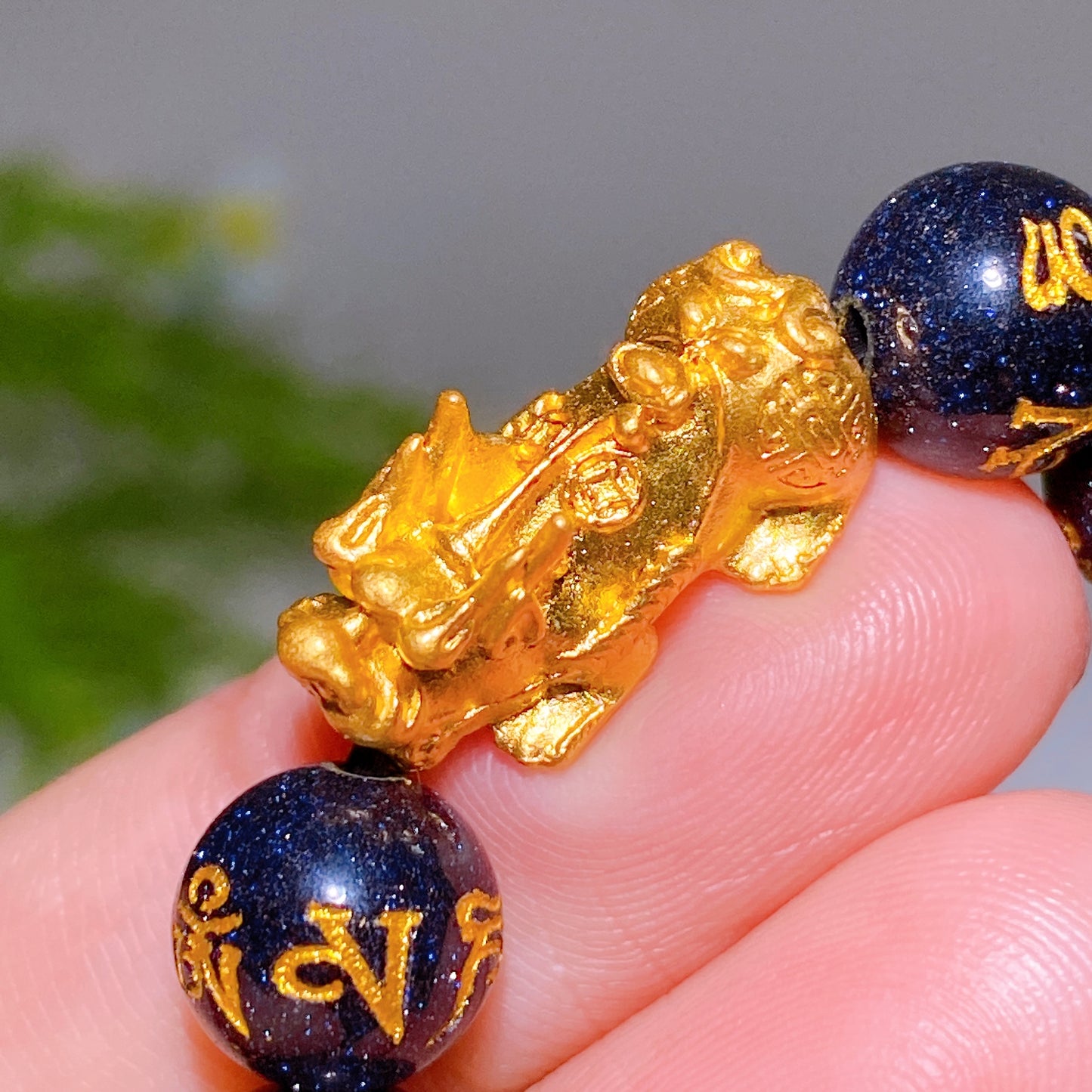 8mm 10mm Crystal Bracelet with Gold Metal Pixiu Decor Crystal Healing Bulk Wholesale
