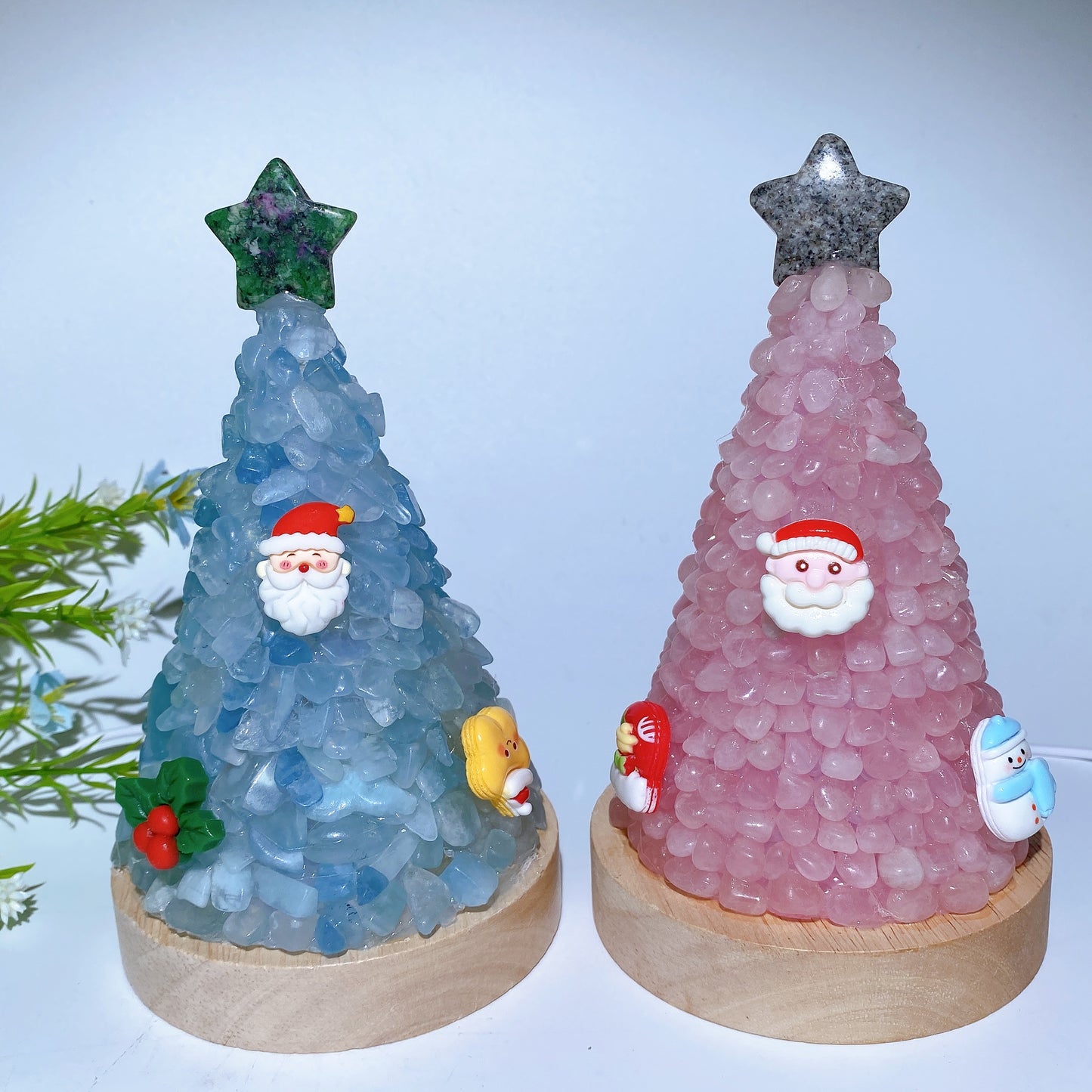 17.5cm Crystal Chips Christmas Tree Shape Lamp with Wooden Base Crystal Healing Bulk Wholesale