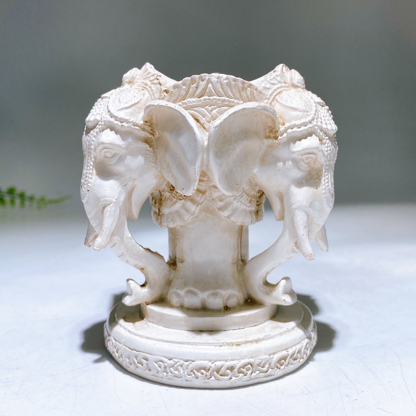 8cm Resin Three-elephants Stand Wholesale