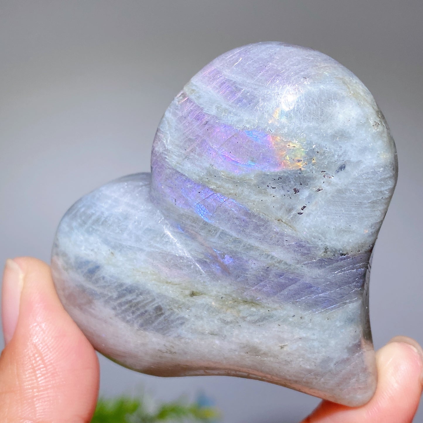 2.5"-2.8" Labradorite Peach Heart Carvings Bulk Wholesale