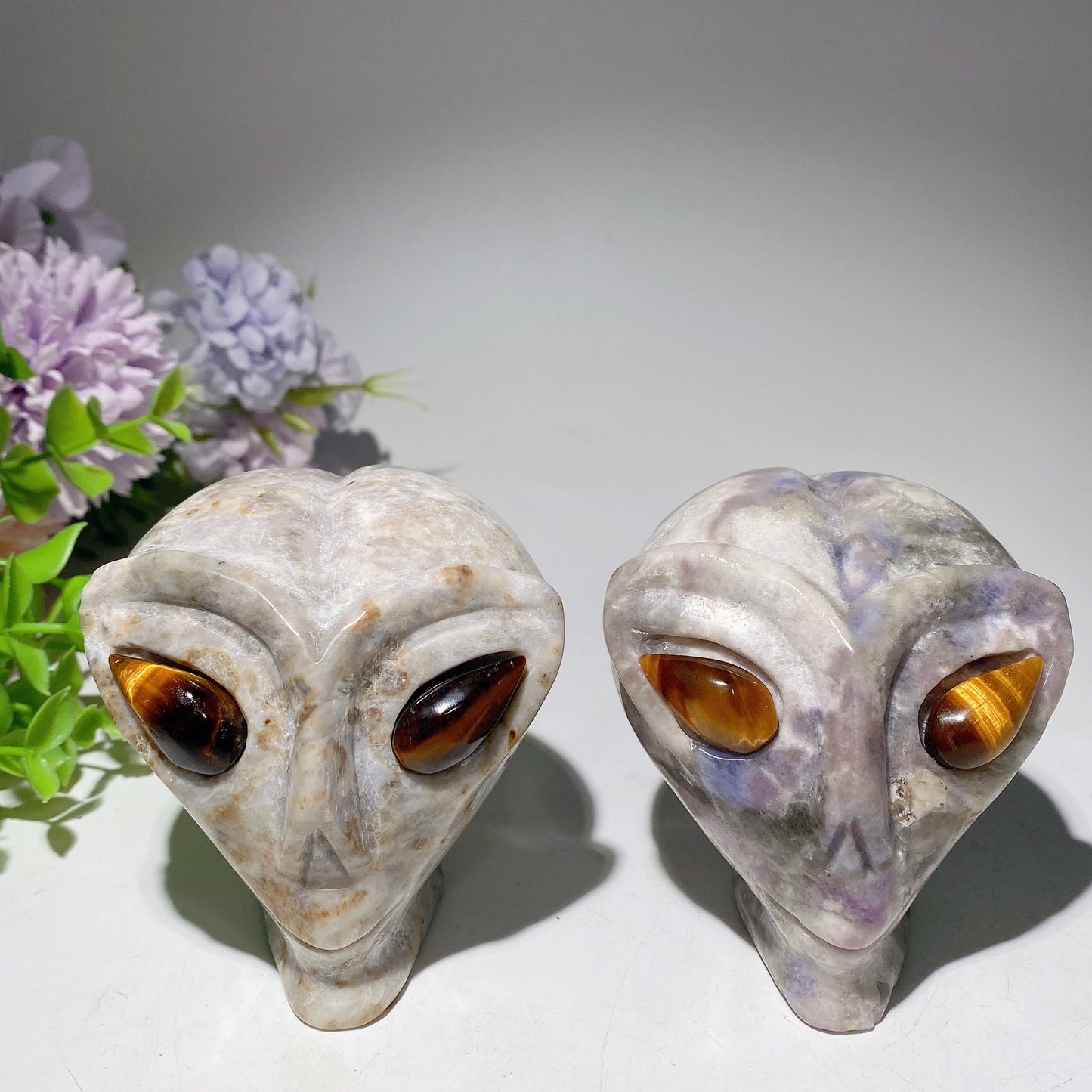 3.1" UV Reactive Hackmanite Alien's Head Carvings Crystal Healing Bulk Wholesale