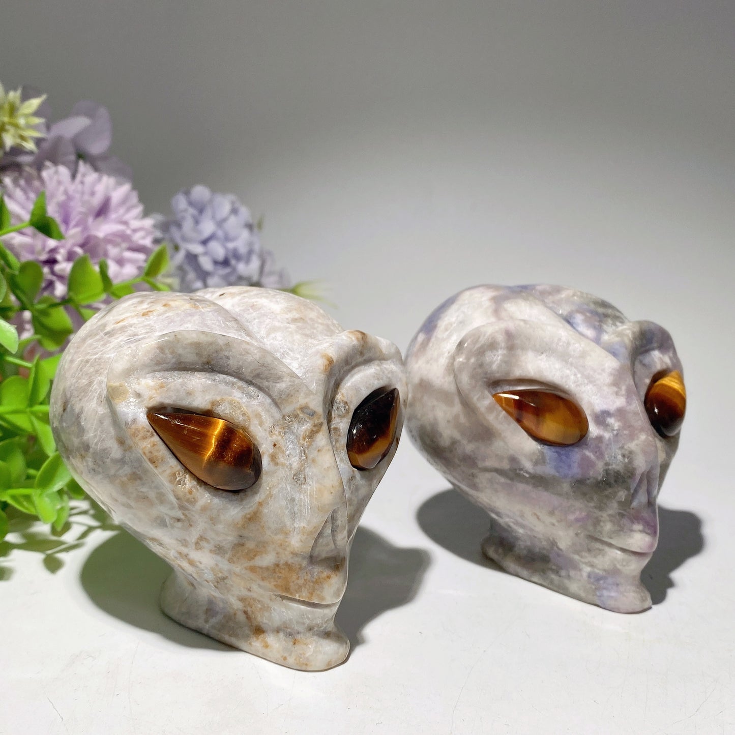 3.1" UV Reactive Hackmanite Alien's Head Carvings Crystal Healing Bulk Wholesale