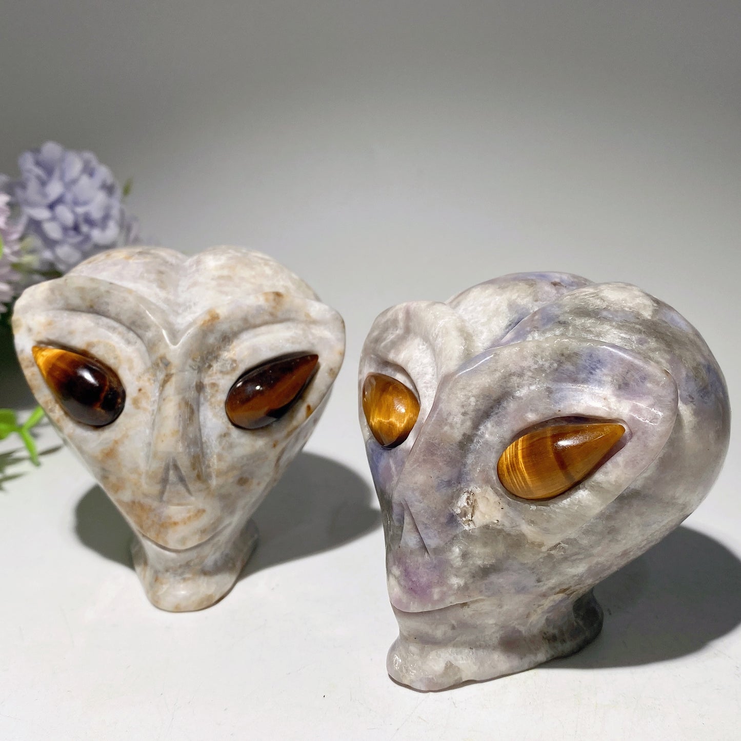 3.1" UV Reactive Hackmanite Alien's Head Carvings Crystal Healing Bulk Wholesale