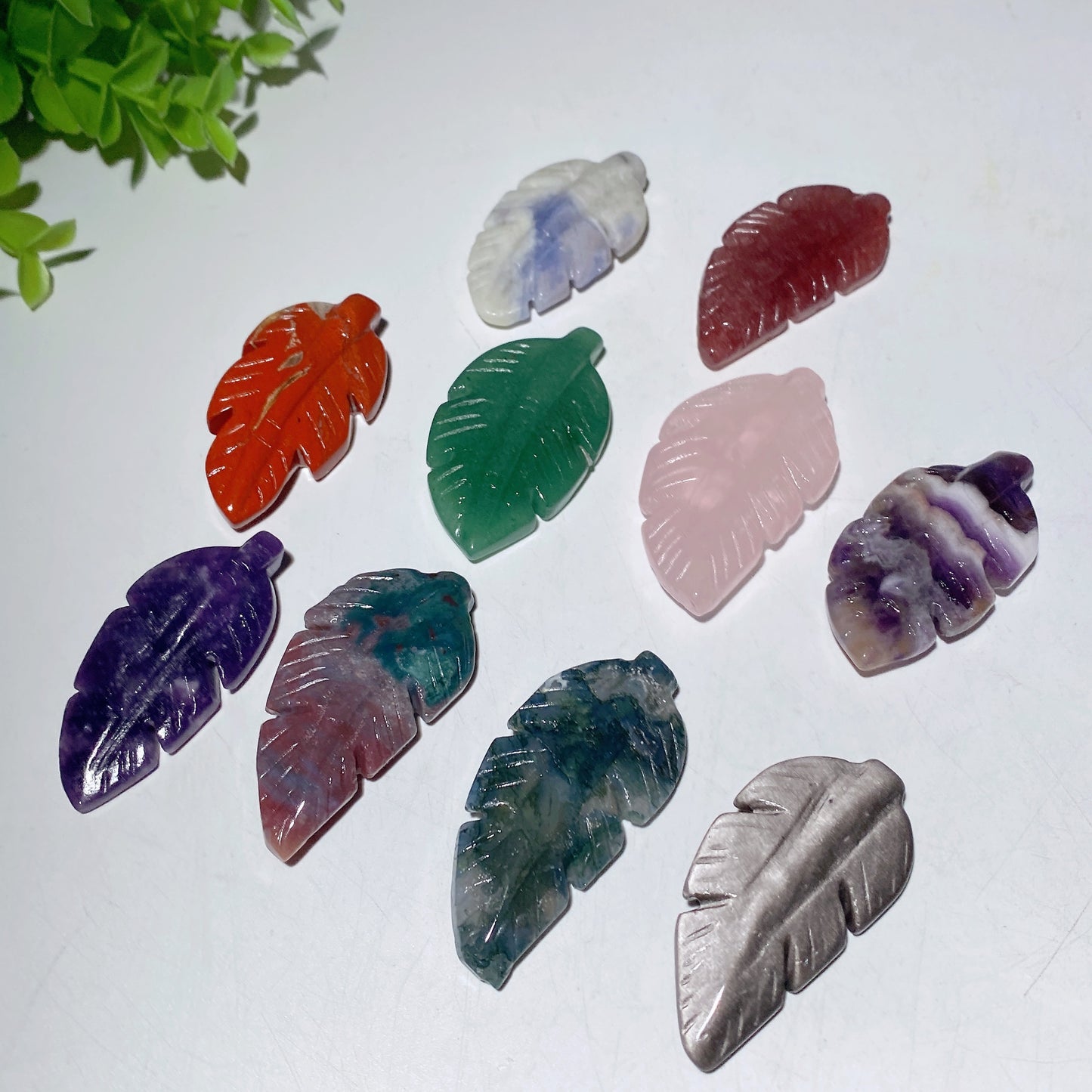 2.0"-2.3" Mixed Crystal Leaf Carvings Bulk Wholesale