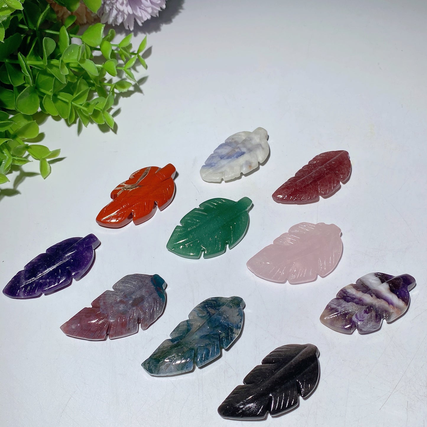 2.0"-2.3" Mixed Crystal Leaf Carvings Bulk Wholesale