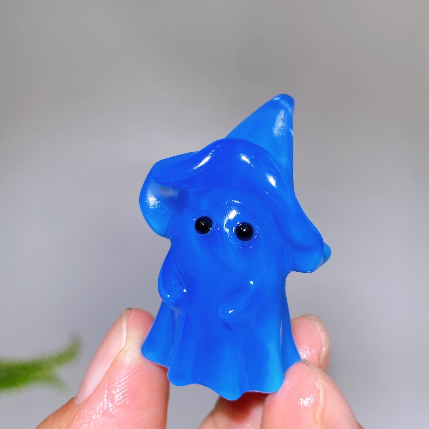 1.5" Natural Crystal Ghost with Witch's Hat Carving for Halloween Wholesale