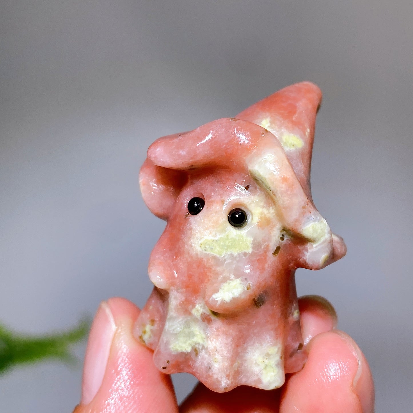 1.5" Natural Crystal Ghost with Witch's Hat Carving for Halloween Wholesale