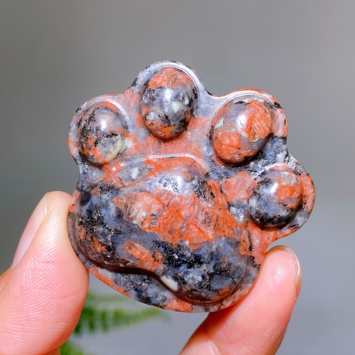 1.9"-2.1" Natural Crystal Paw Carving Wholesale