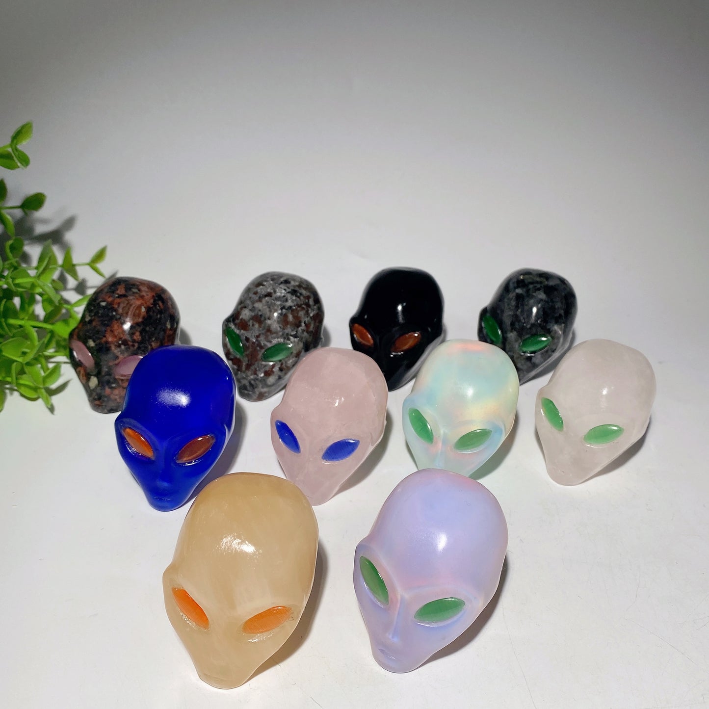 2.0" Mixed Crystal Alien's Head with Random Eyes Crystal Healing Bulk Wholesale