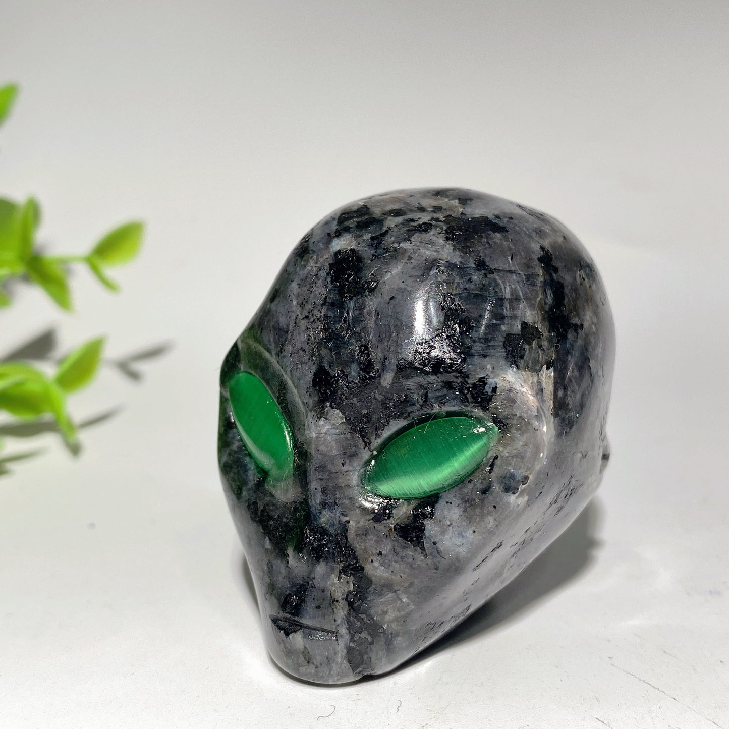 2.0" Mixed Crystal Alien's Head with Random Eyes Crystal Healing Bulk Wholesale