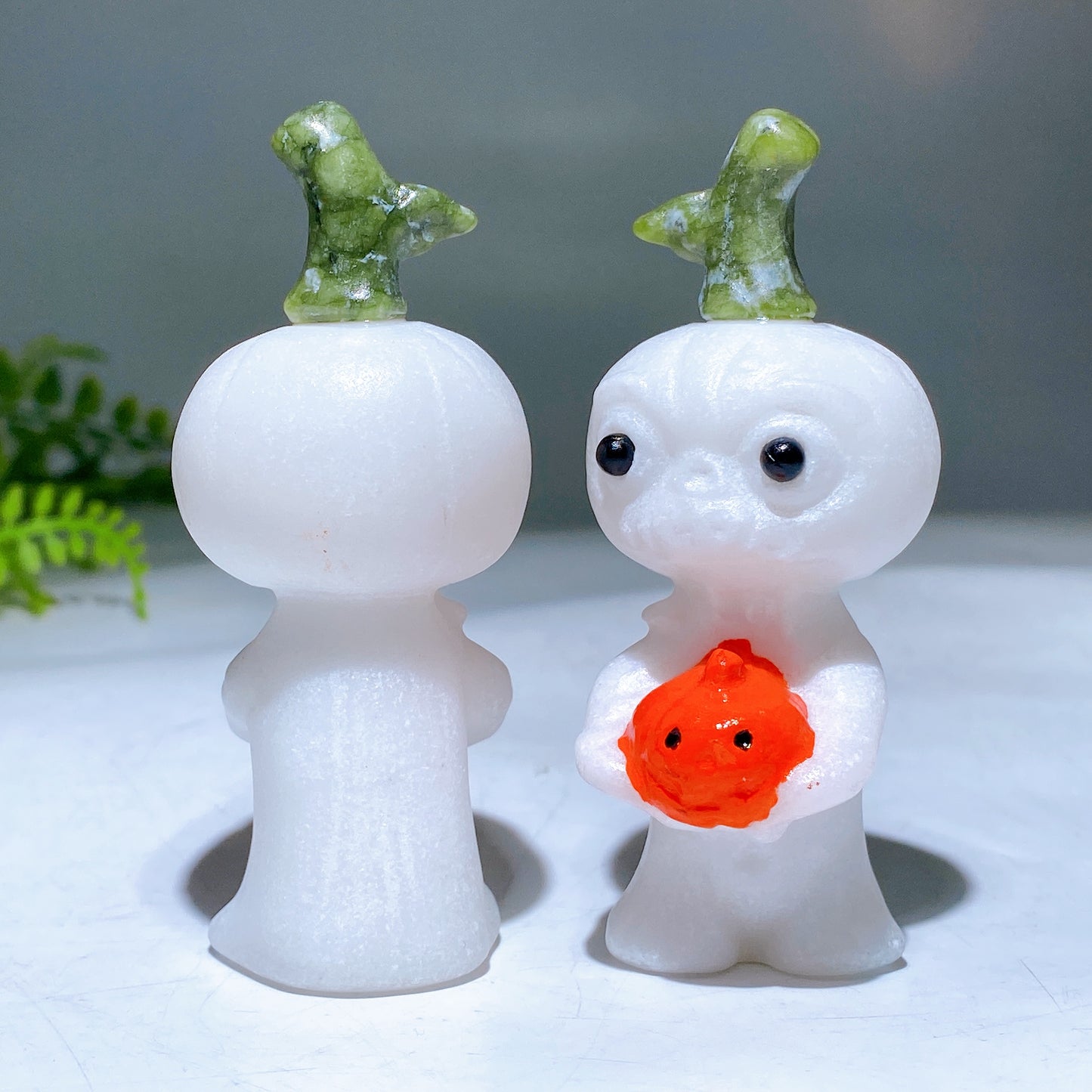 3.2" White Jade Pumpkin-man Holding UV Reactive Painting Pumpkin Carving for Hallloween Wholesale