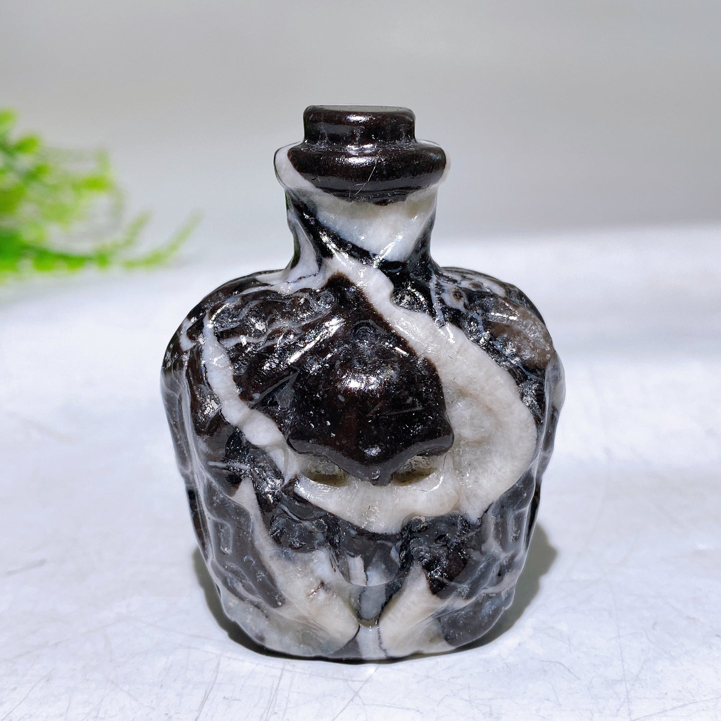 2.4" Crystal Poison Bottle Carving Wholesale