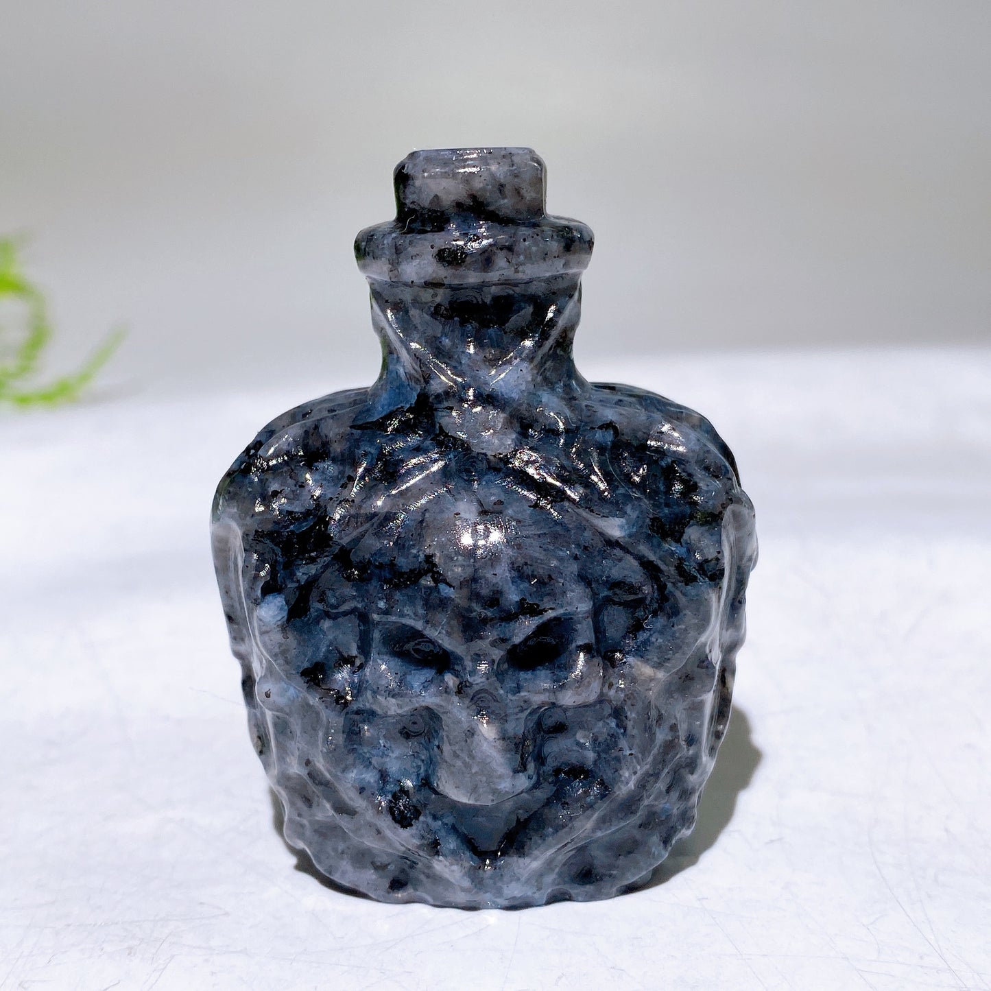 2.4" Crystal Poison Bottle Carving Wholesale