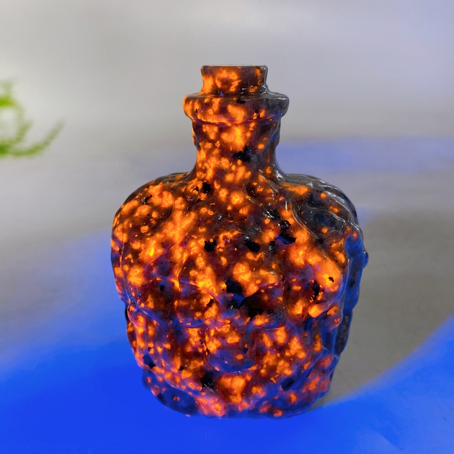 2.4" Crystal Poison Bottle Carving Wholesale