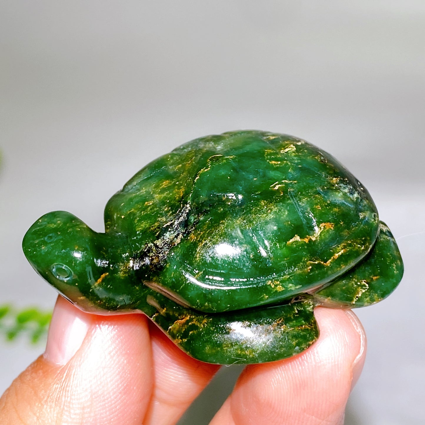 1.9" Natural Emrald Turtle Carving Wholesale