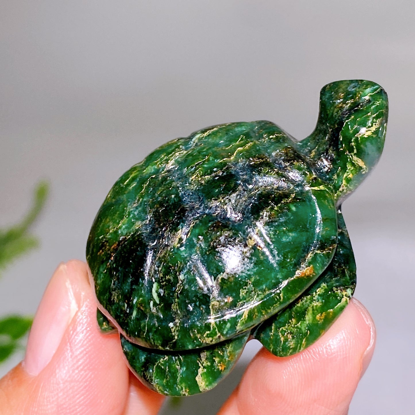 1.9" Natural Emrald Turtle Carving Wholesale