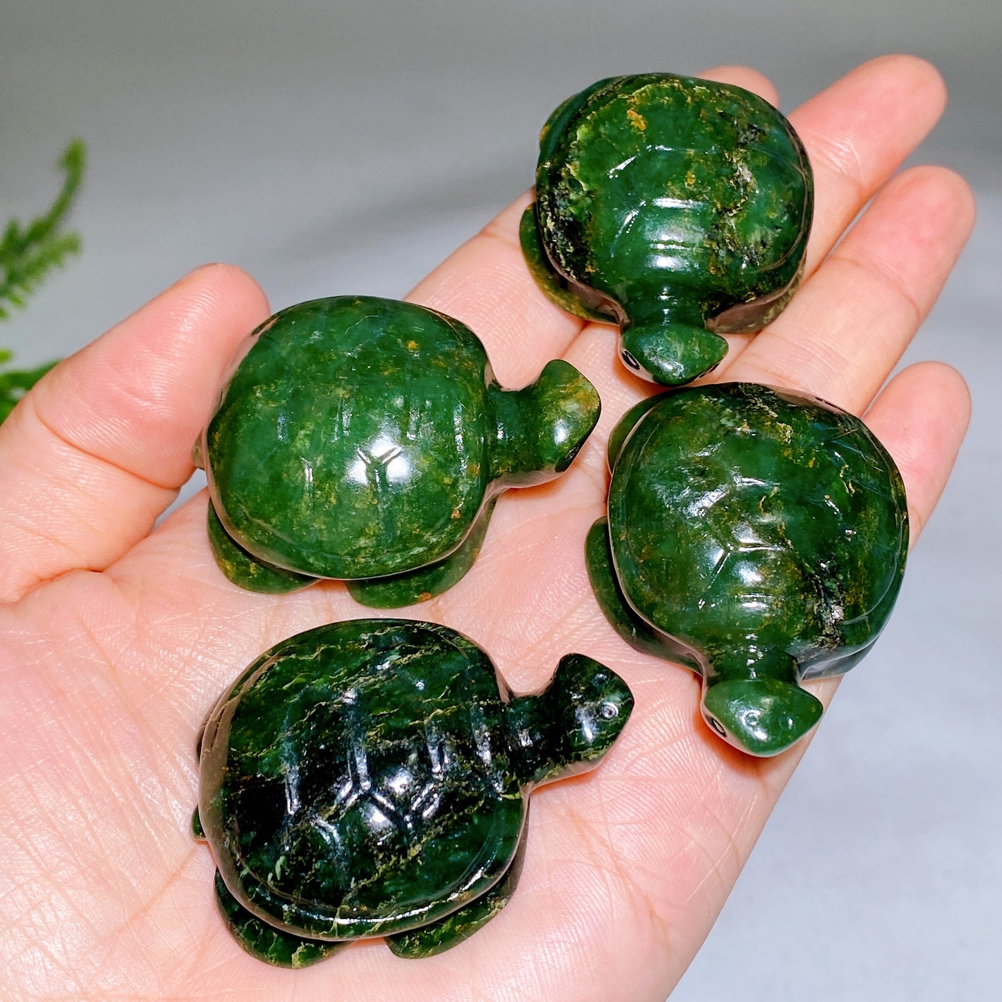 1.9" Natural Emrald Turtle Carving Wholesale