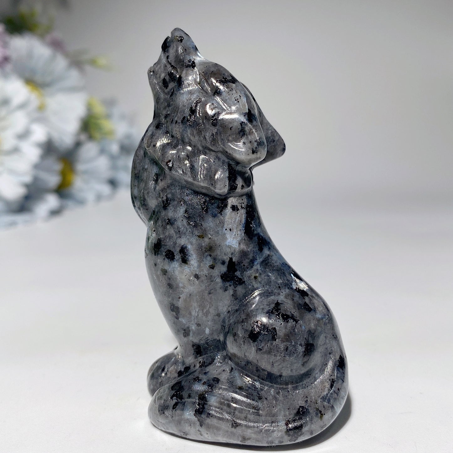 3.2" Mixed Crystal Wolf Carvings Bulk Wholesale