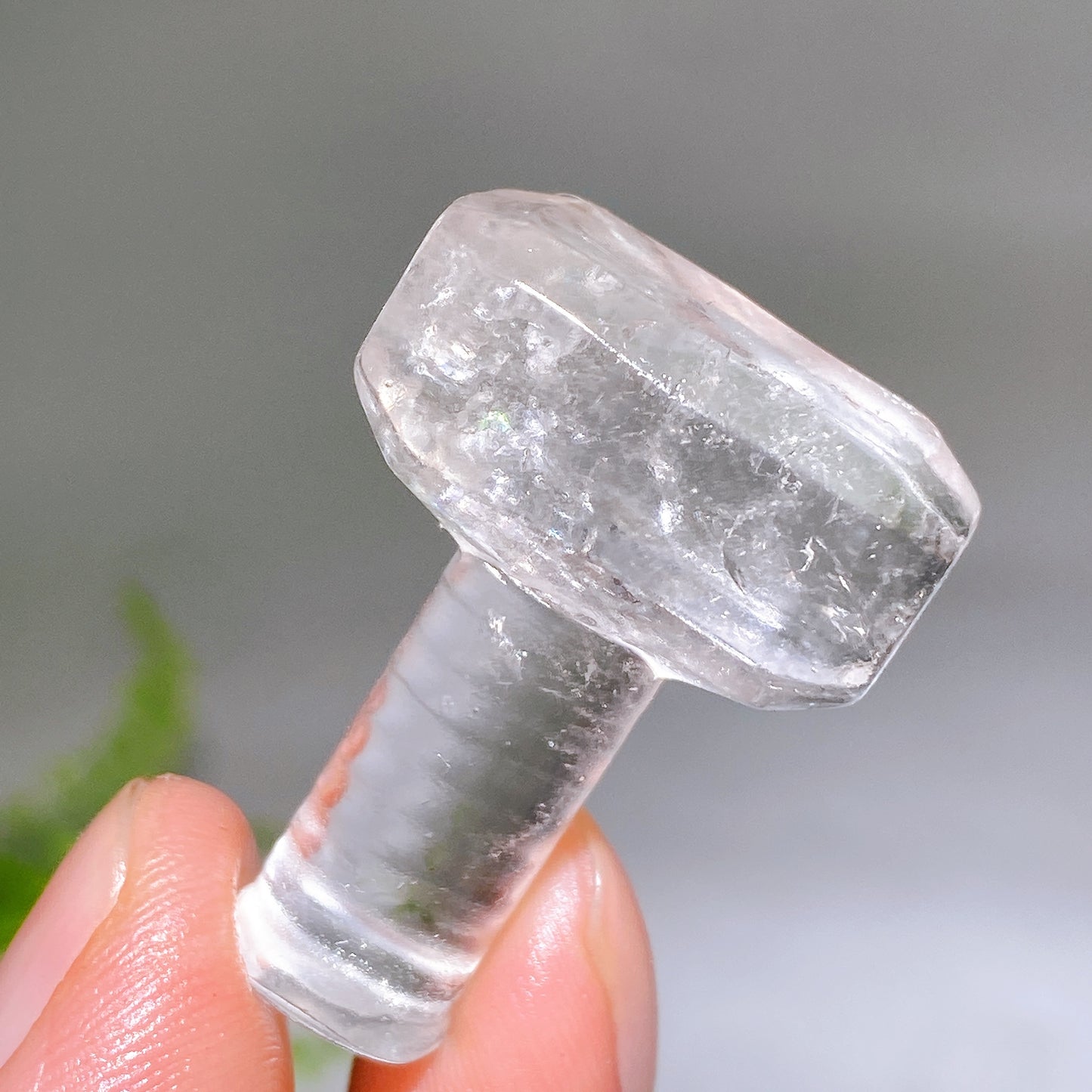 1.3" Natural Crystal Hammer Carving Wholesale