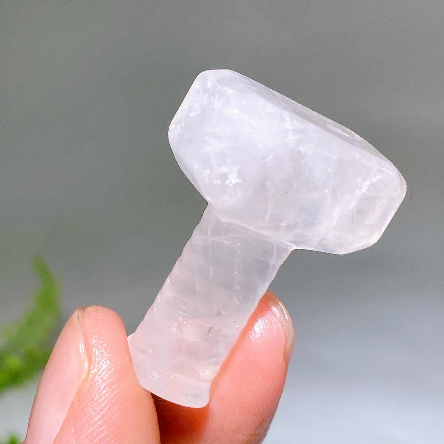 1.3" Natural Crystal Hammer Carving Wholesale