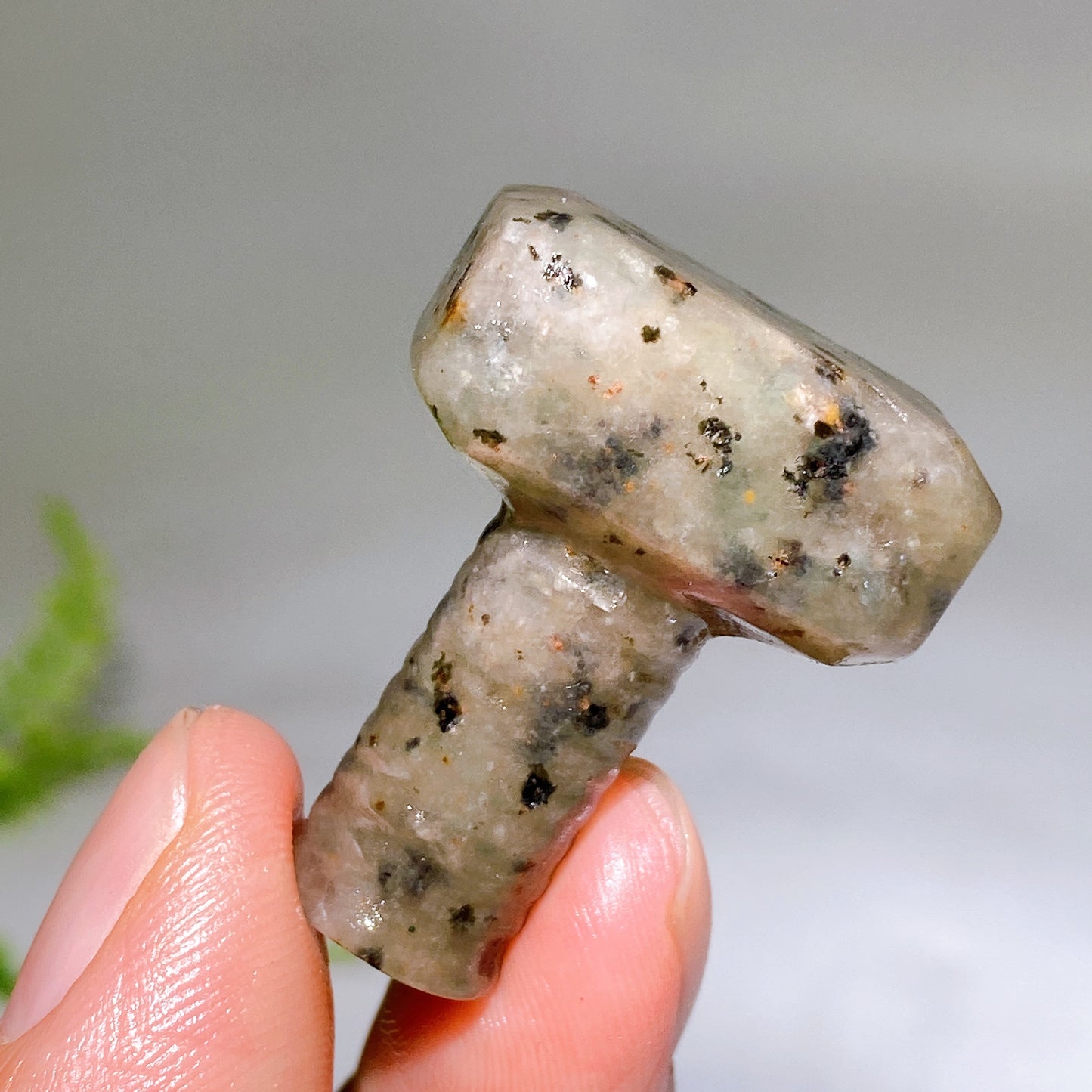 1.3" Natural Crystal Hammer Carving Wholesale