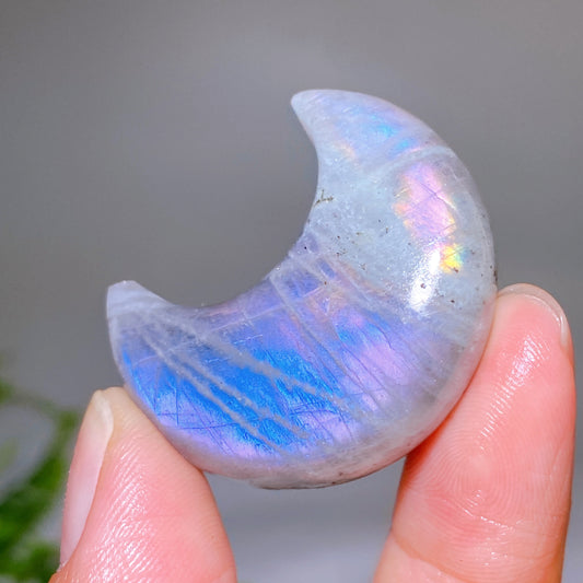 1.4" Sunset Flash Labradorite Moon Carving Wholesale New Arrival