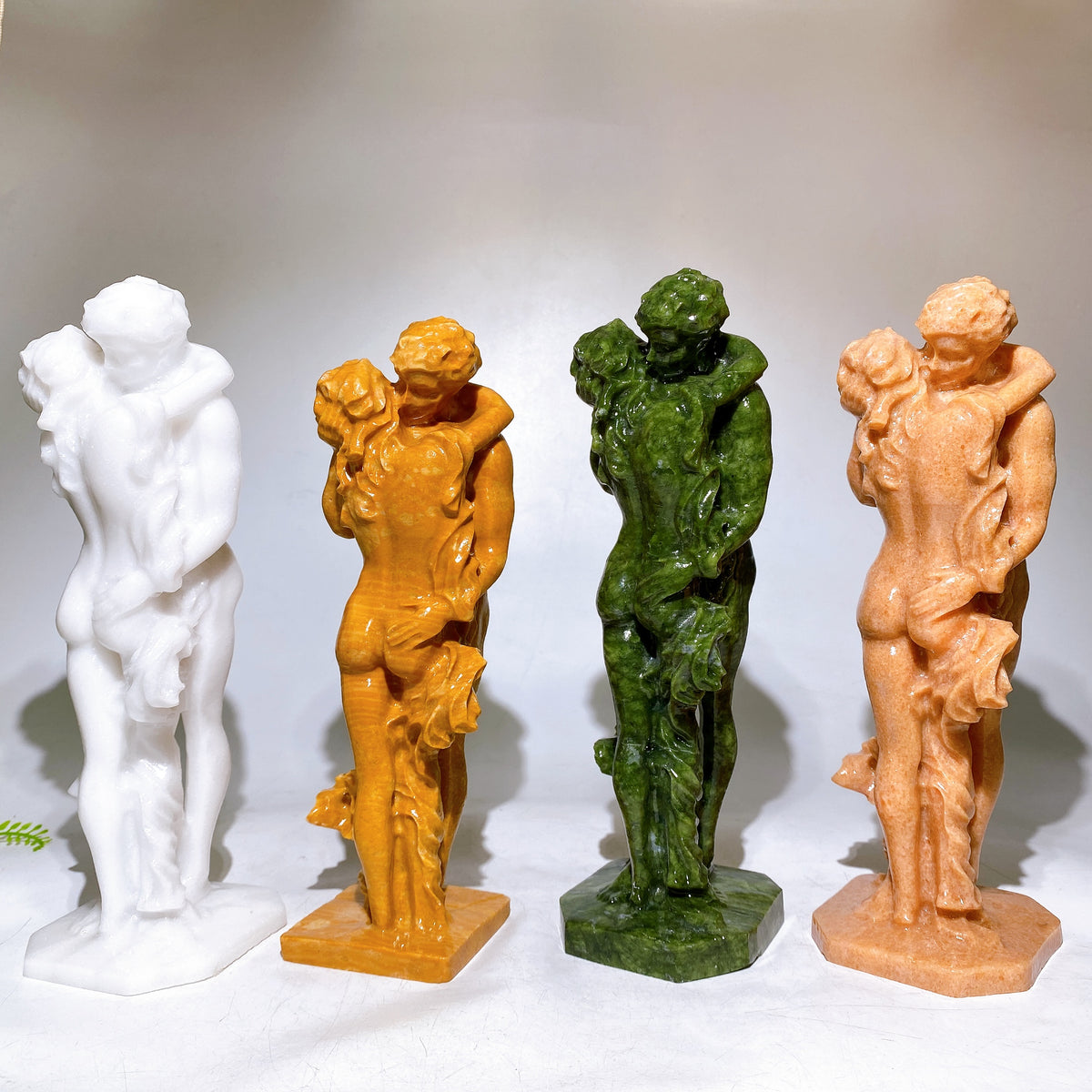 23cm-25cm Natural Crystal Huging Couple Carving Wholesale New Arrival