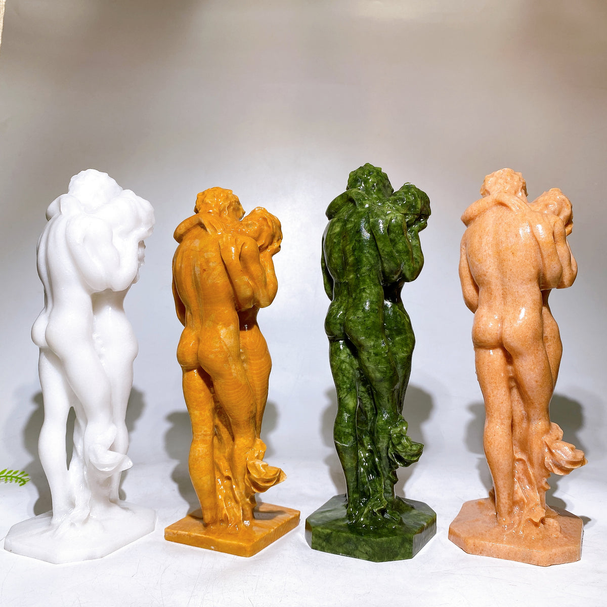 23cm-25cm Natural Crystal Huging Couple Carving Wholesale New Arrival