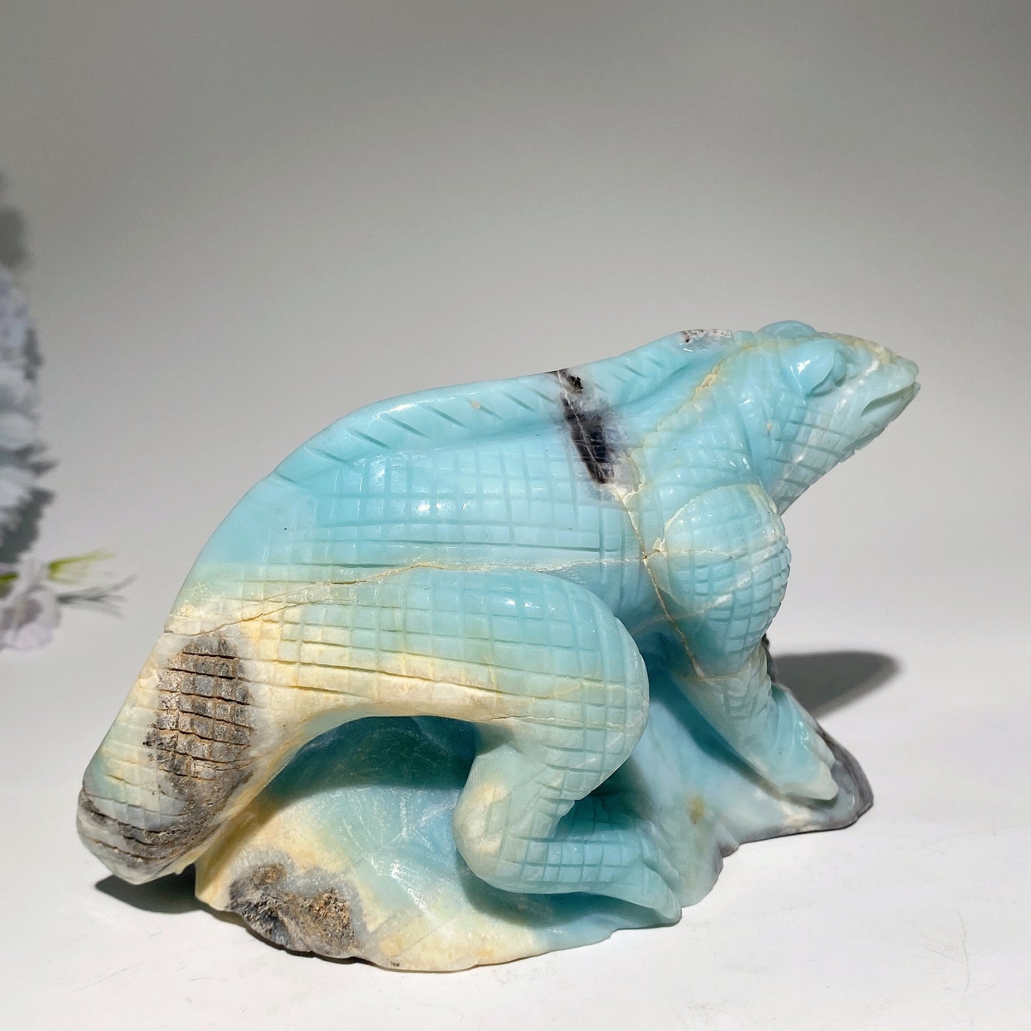 5.4" Unique Sky Blue Lizard Carving