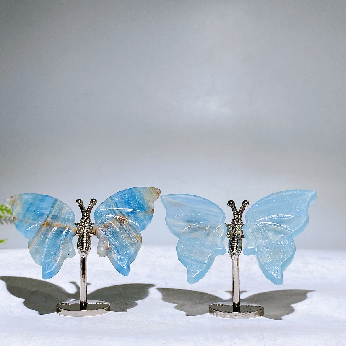 Natural Crystal Butterfly with Fixed Metal Stand Wholesale New Arrival