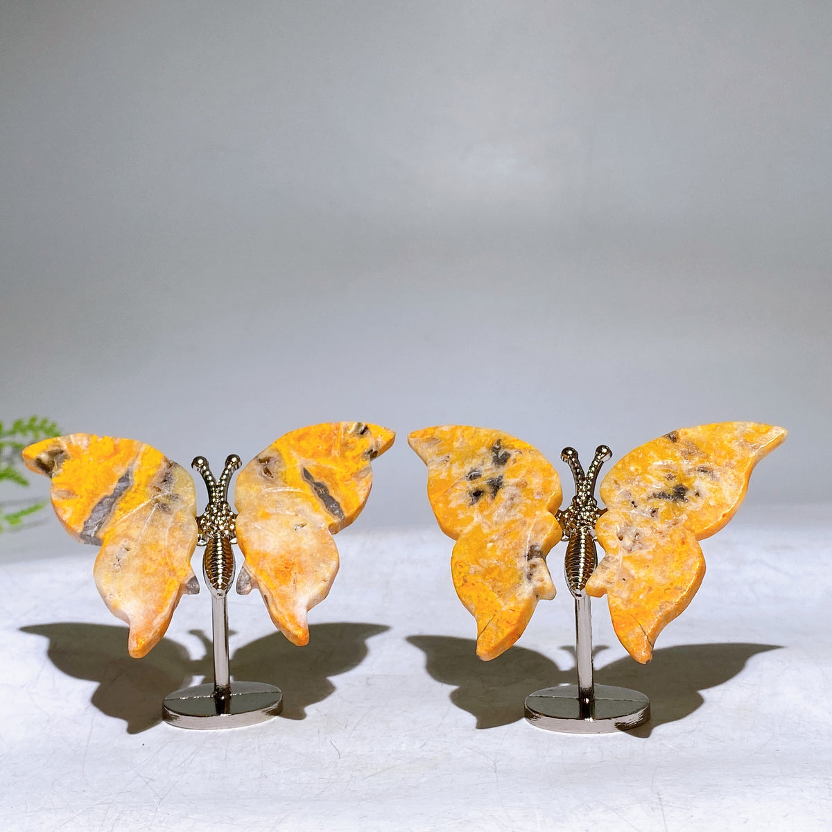 Natural Crystal Butterfly with Fixed Metal Stand Wholesale New Arrival