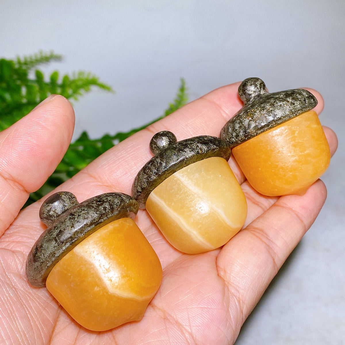 1.4"-1.6" Crystal Litchi Arcon Carving Wholesale