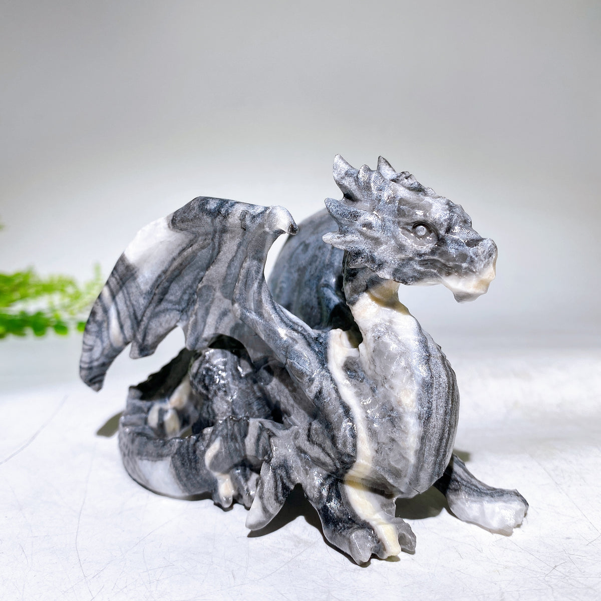 4.3" Natrual Crystal Dragon Carviing Wholesale
