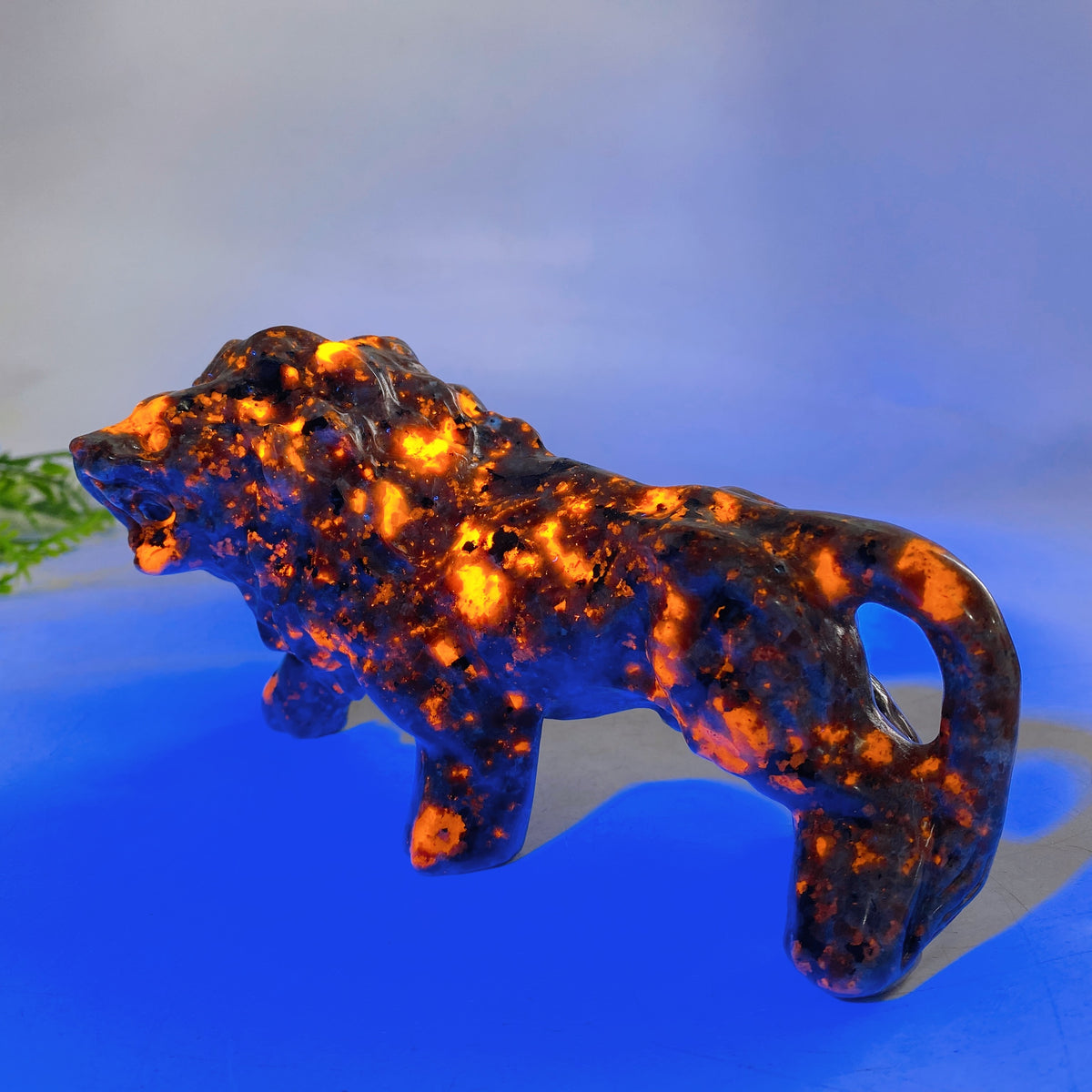 6.2" UV Reactive Yooperlite Lion Carving Wholesale