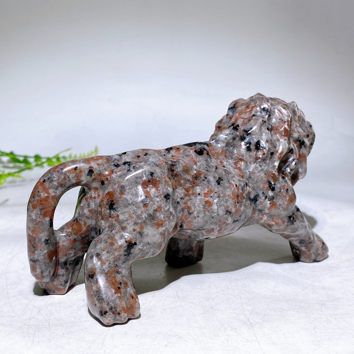 6.2" UV Reactive Yooperlite Lion Carving Wholesale