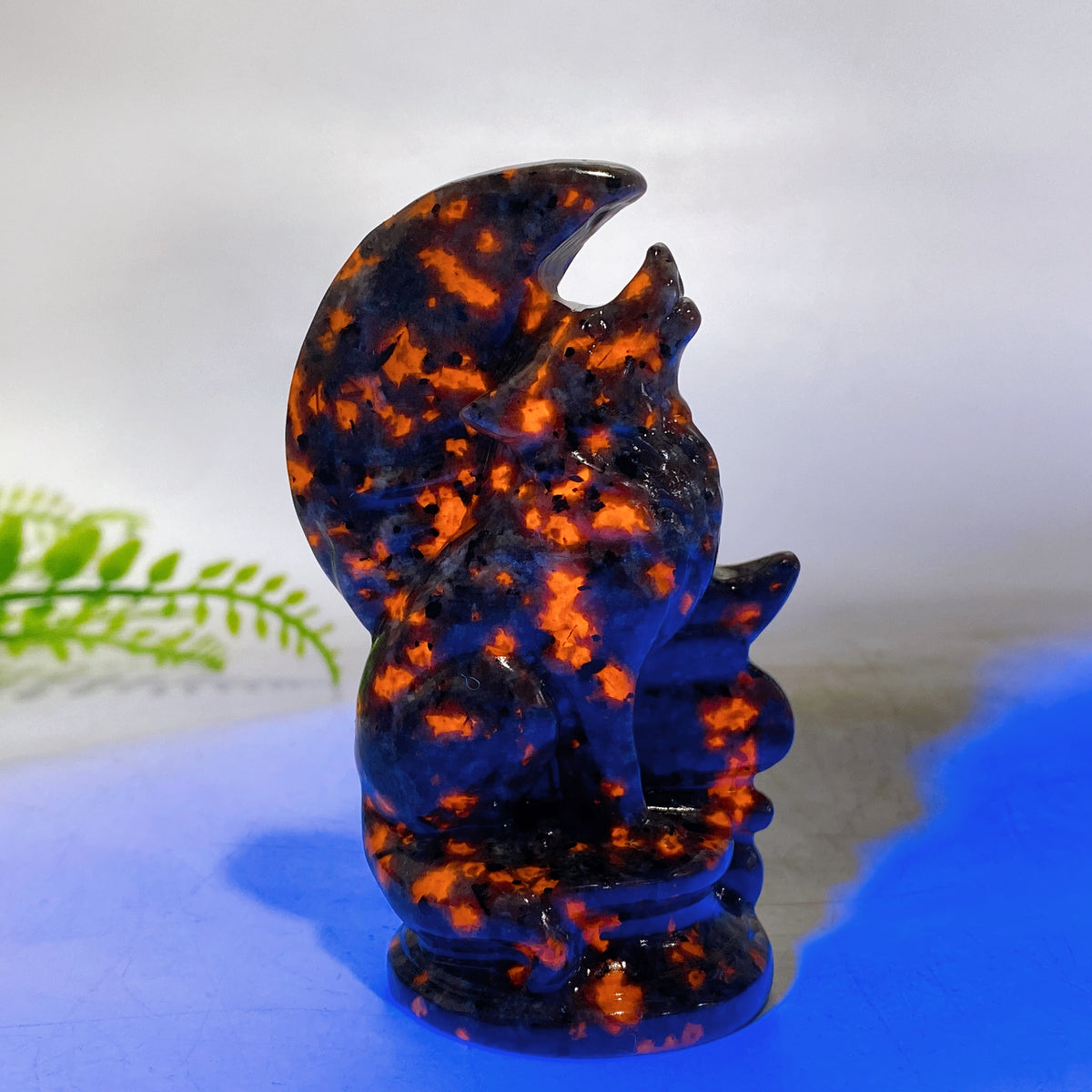 3.2" Natural Crystal Wolf Moon Carving Wholesale