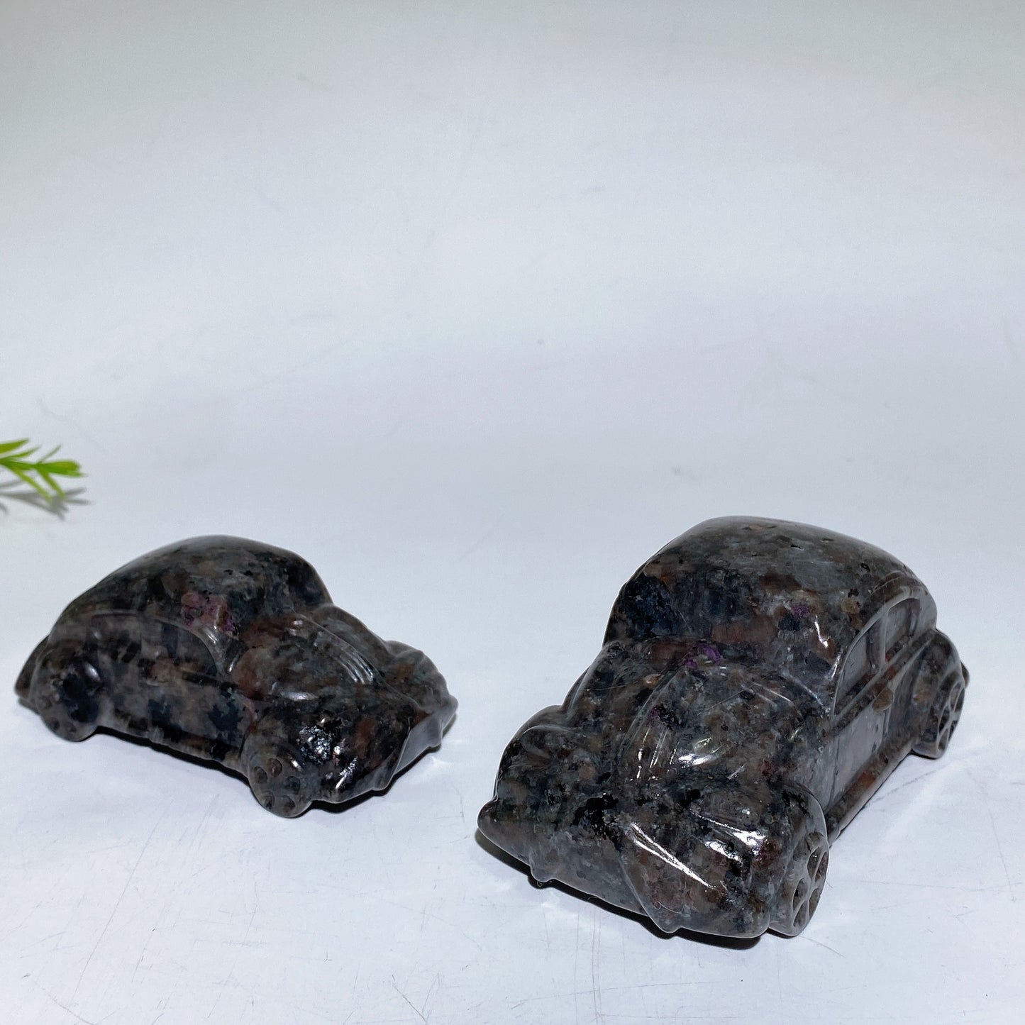 UV Reactive Yooperlite Car Carving Crystal Healing Bulk Wholesale