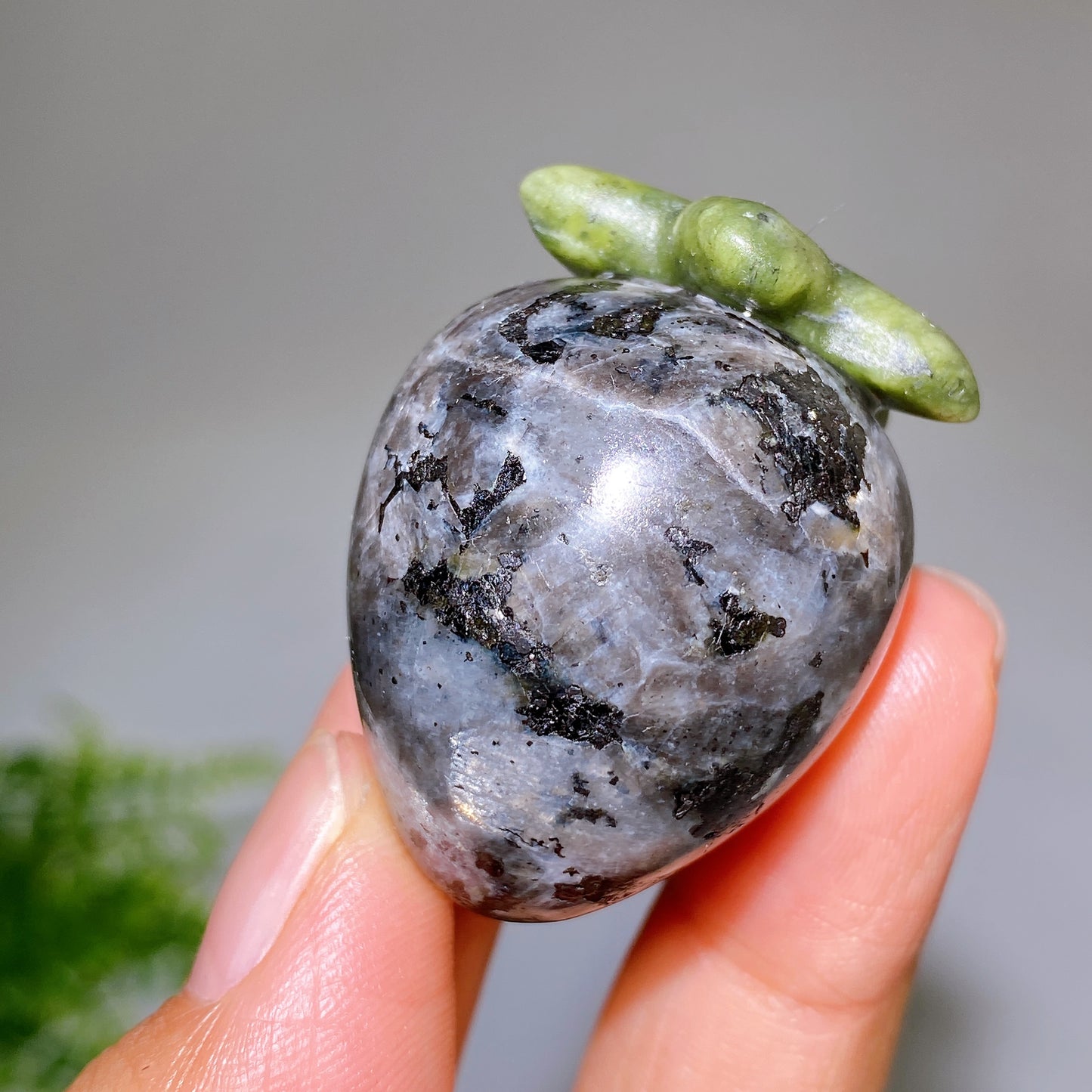 1.6" Crystal Fruit Cherry Tomato Carving Crystal Healing Bulk Wholesale