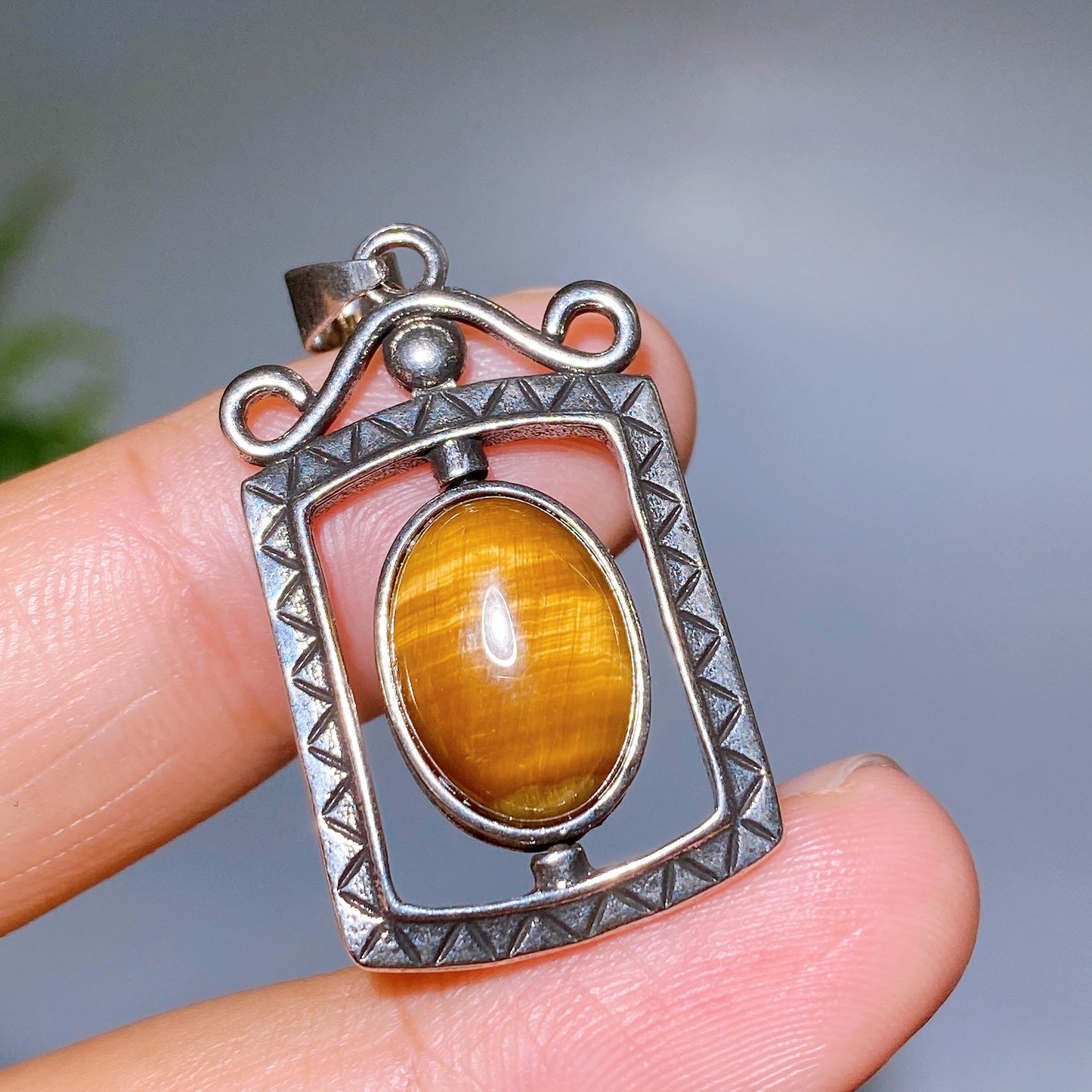 Yellow Tiger's Eye Spinning Pendant Crystal Healing Bulk Wholesale