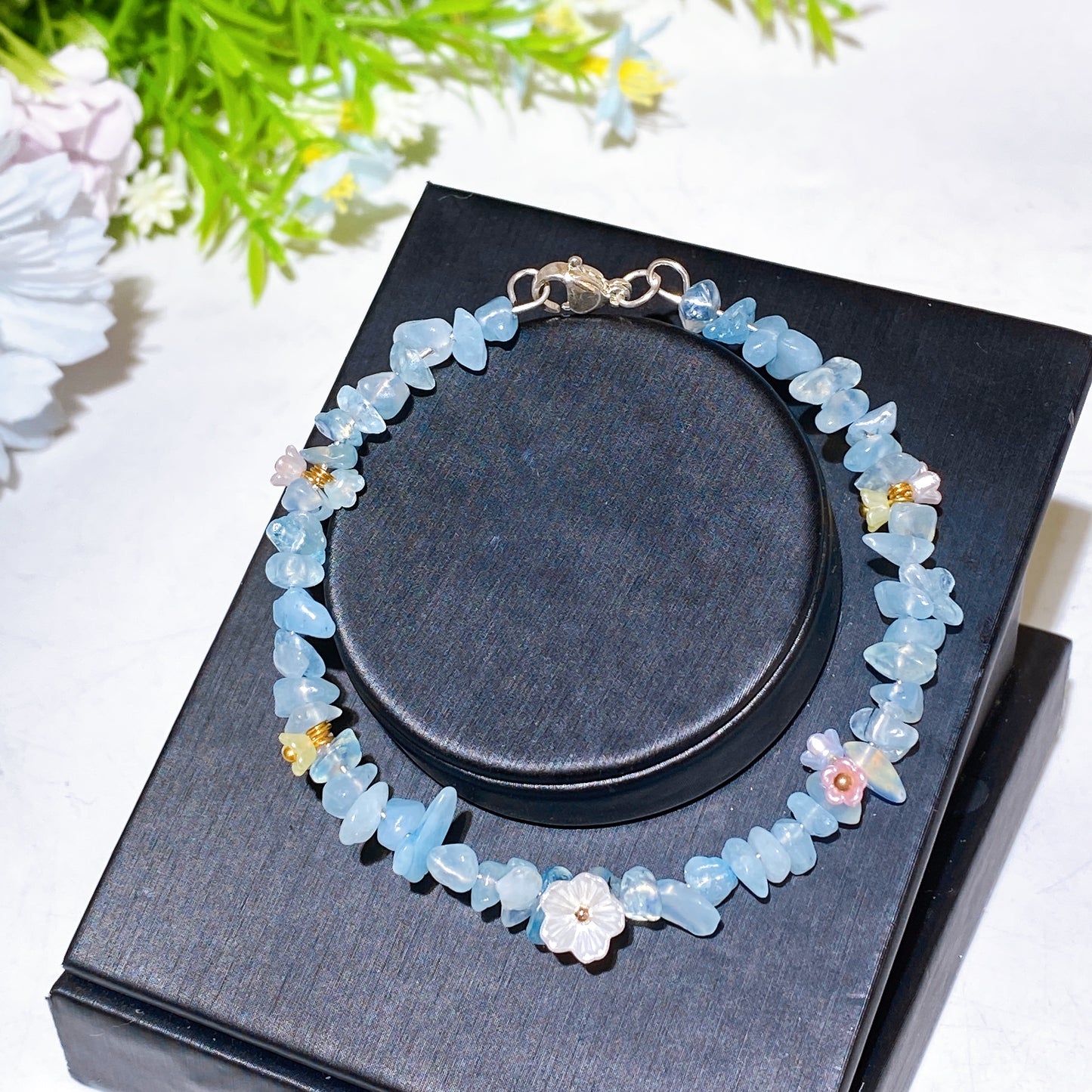 Crystal Chips Bracelet with Flower Decor Crystal Healing Bulk Wholesale