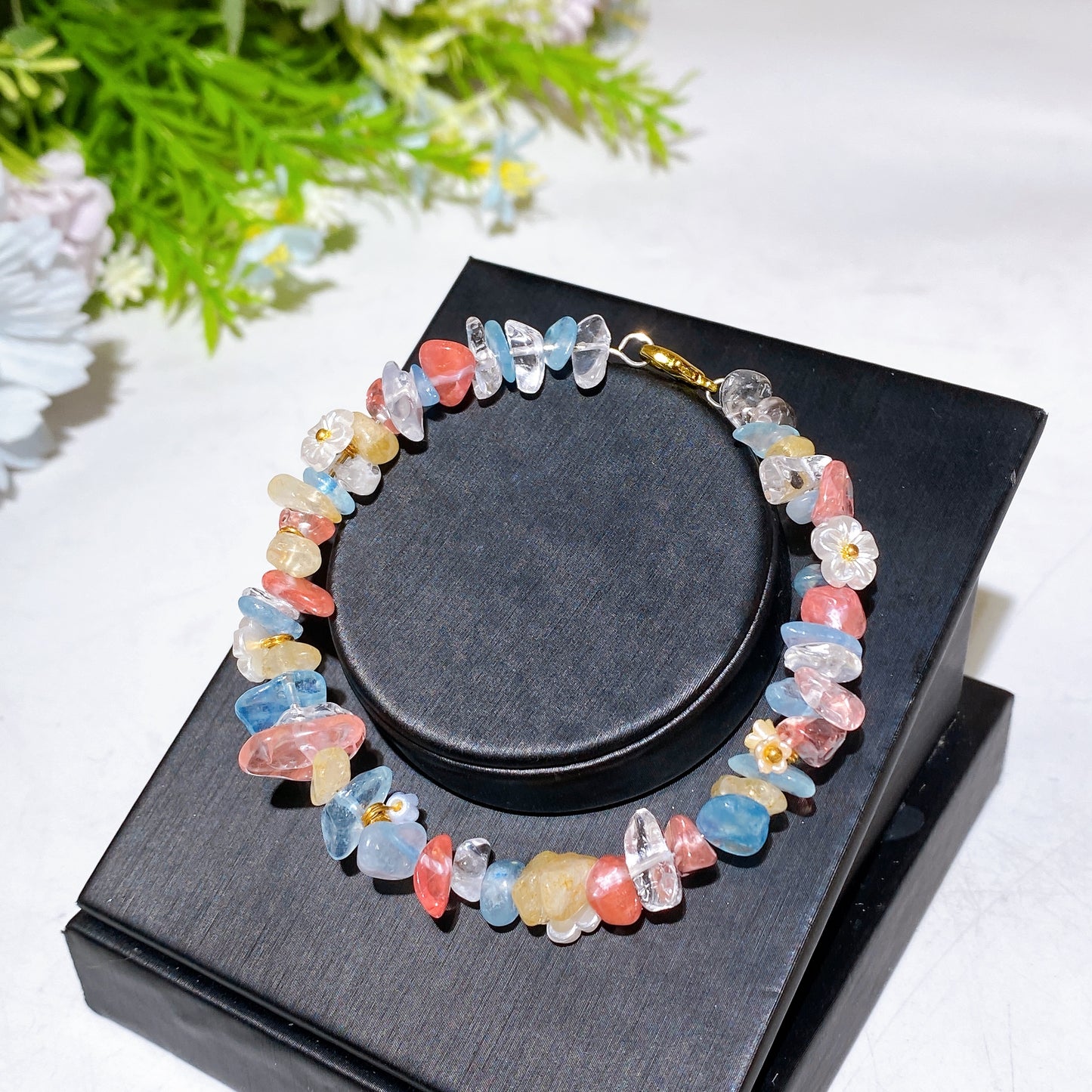 Crystal Chips Bracelet with Flower Decor Crystal Healing Bulk Wholesale