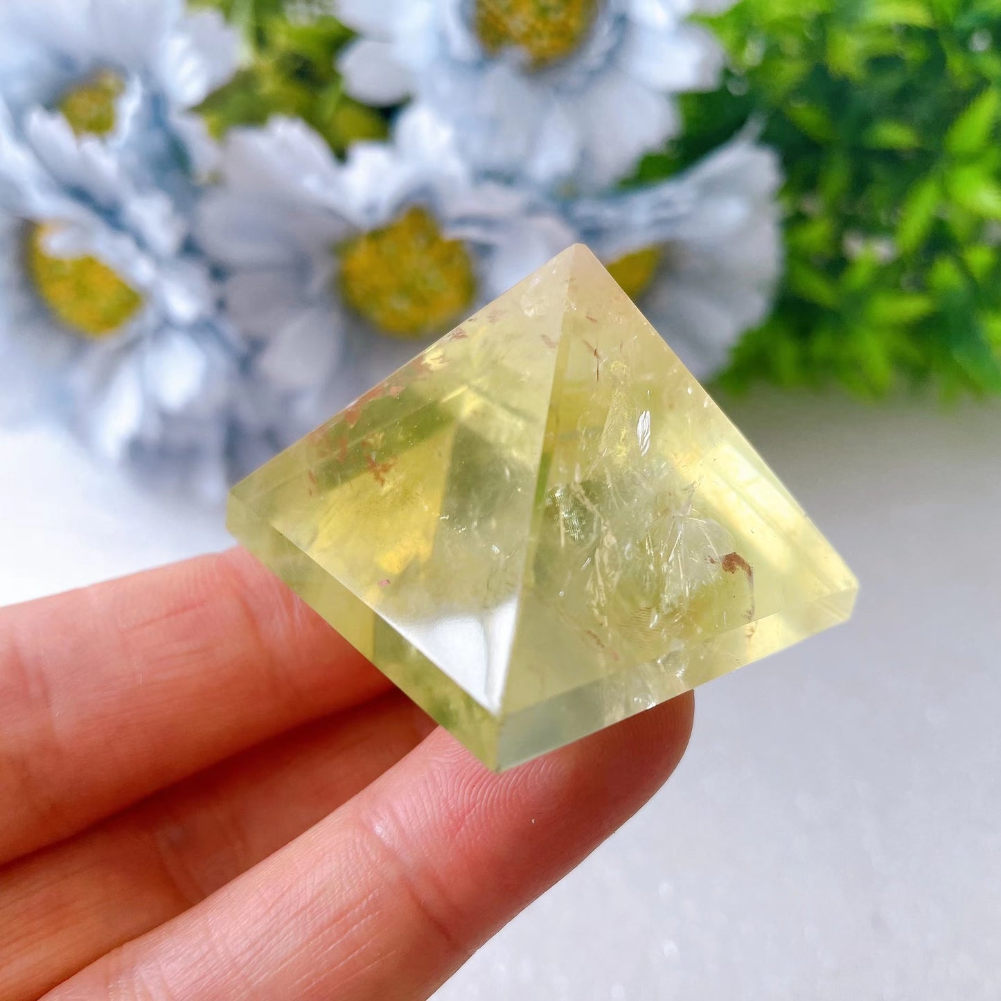 3.5-4cm Citrine Pyramid Crystal Carvings